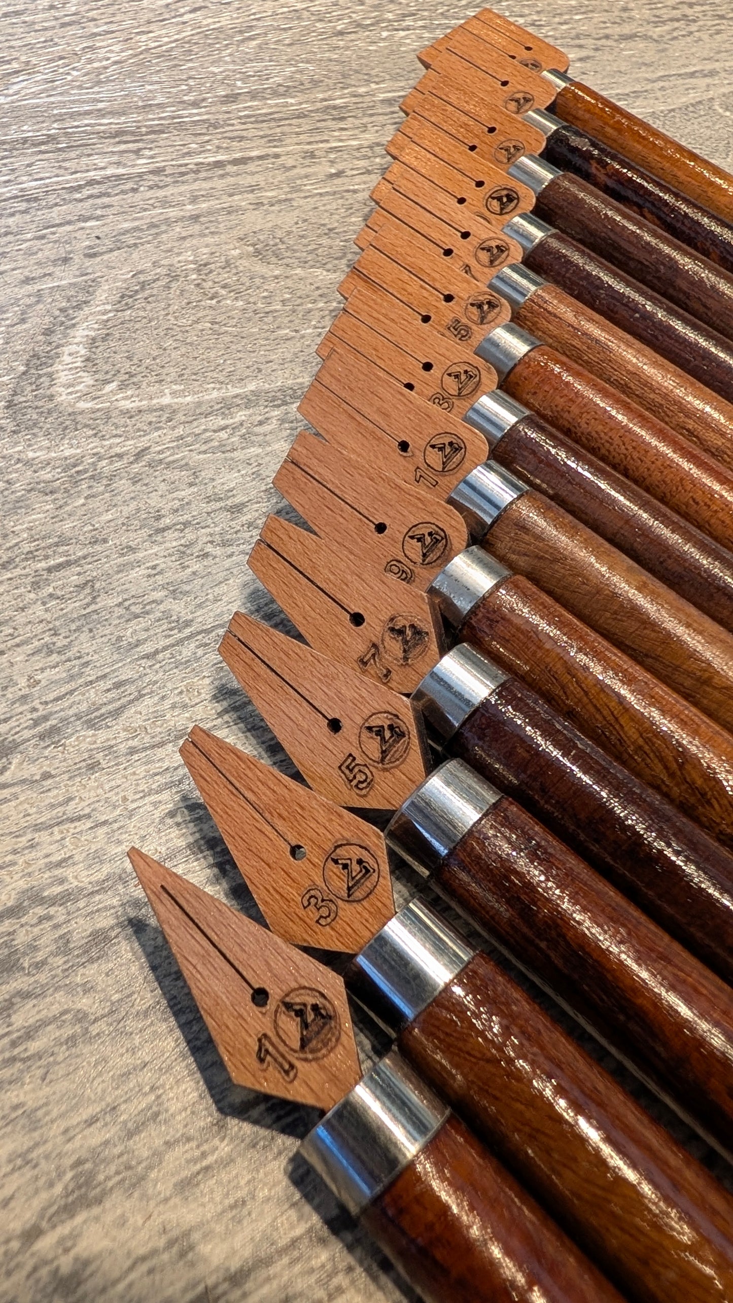 Arabic calligraphy pens